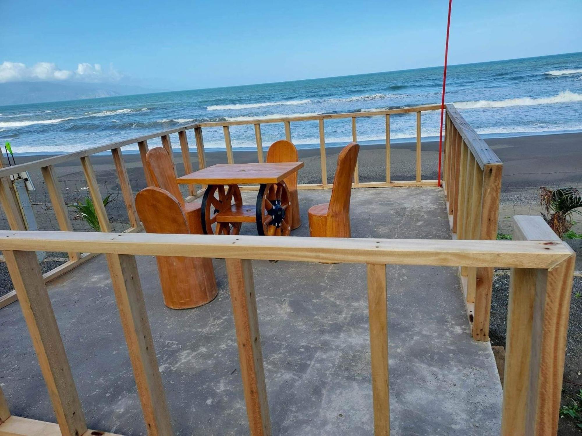 Costa Alora Beach Resort Dingalan Exterior foto